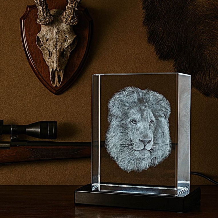Fotolampka 3D Lew – kryształowa statuetka z grawerunkiem 3D i podstawką LED 200×150×100 mm