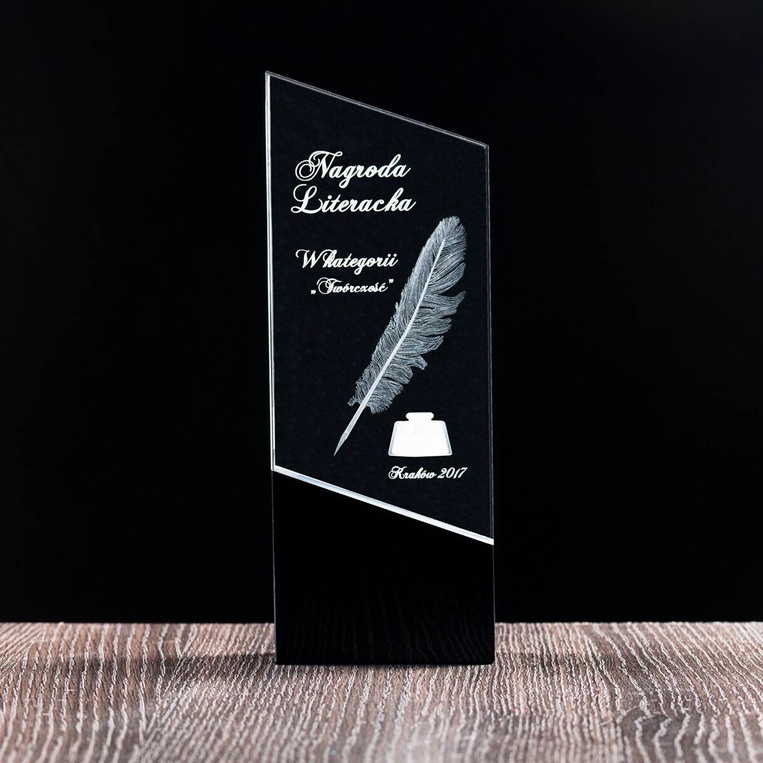 Nagroda literacka, Trofeum kryształowe z personalizowaną dedykacją