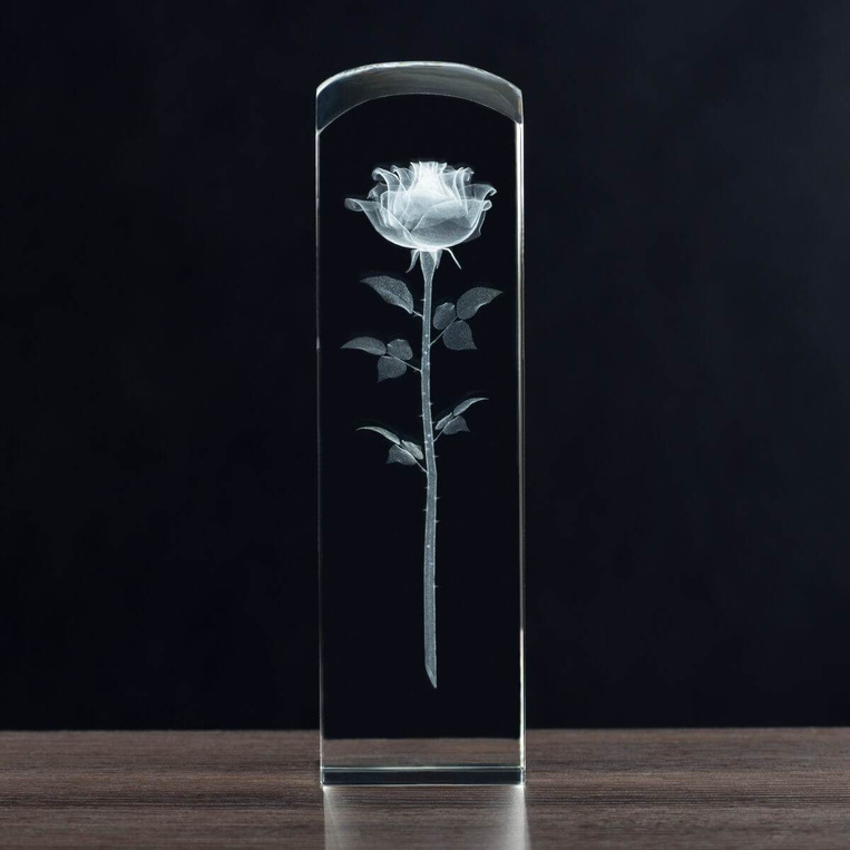 Prezent dla Mamy - Róża 3D z dedykacją w dużej statuetce 220x65x65 mm