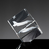 Samolot F16 wygrawerowany w kryształowej statuetce - GRAWER 3D