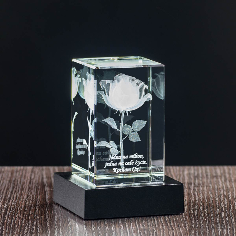 Szklana statuetka 3D z różą i dedykacją – prezent na walentynki lub rocznicę