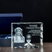 Trójwymiarowe zdjęcie wraz z dedykacją wewnątrz ozdobnego kryształu