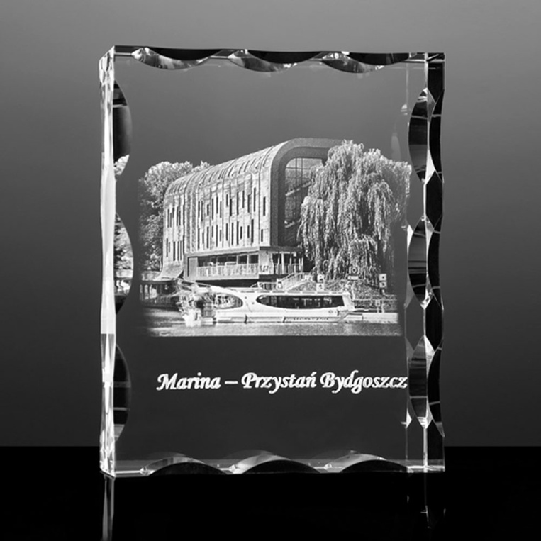 Symbol miasta wygrawerowany krysztale, Marina w Bydgoszczy