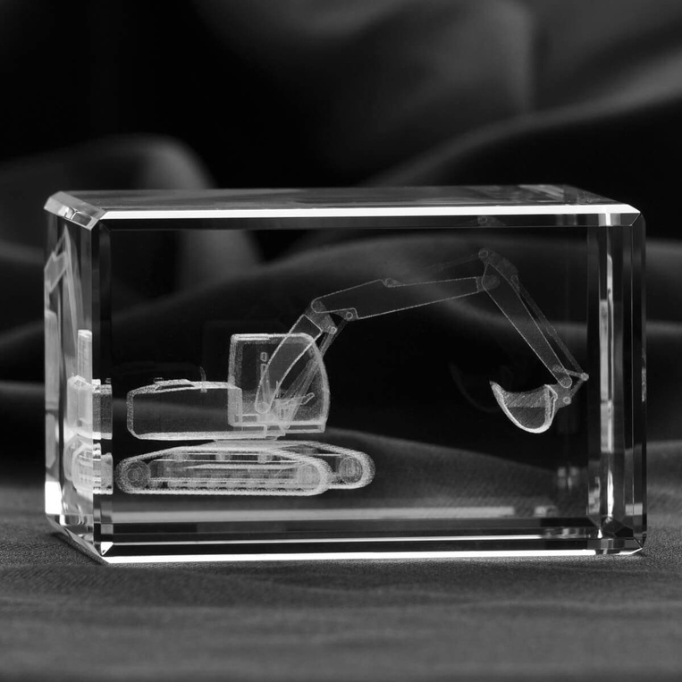 Koparka 3D, statuetka - szklany przycisk do papieru
