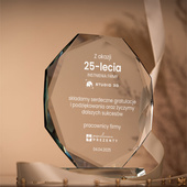 Personalizowana statuetka na 25-lecie firmy – jubileuszowy upominek biznesowy