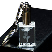 Kryształowy brelok z grawerem RÓŻA 3D dla dziewczyny