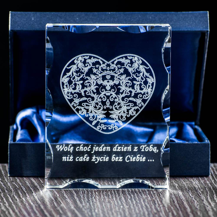 Ażurowe serce - statuetka 3D na prezent w ozdobnej statuetce 13x10x3 cm