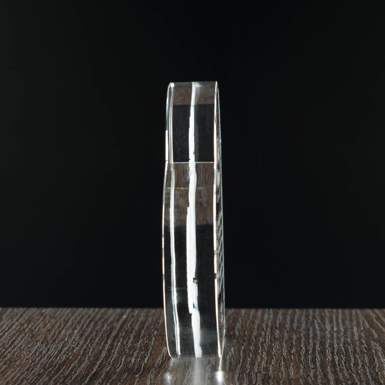 Kryształowa statuetka w kształcie serca z dedykacją dla niej NA URODZINY