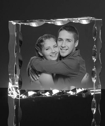 Zdjęcie wygrawerowane w krysztale na prezent - pamiątka na rocznicę