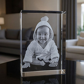 Fotokryształ 3D dziecka w dużej statuetce – personalizowana pamiątka z LED