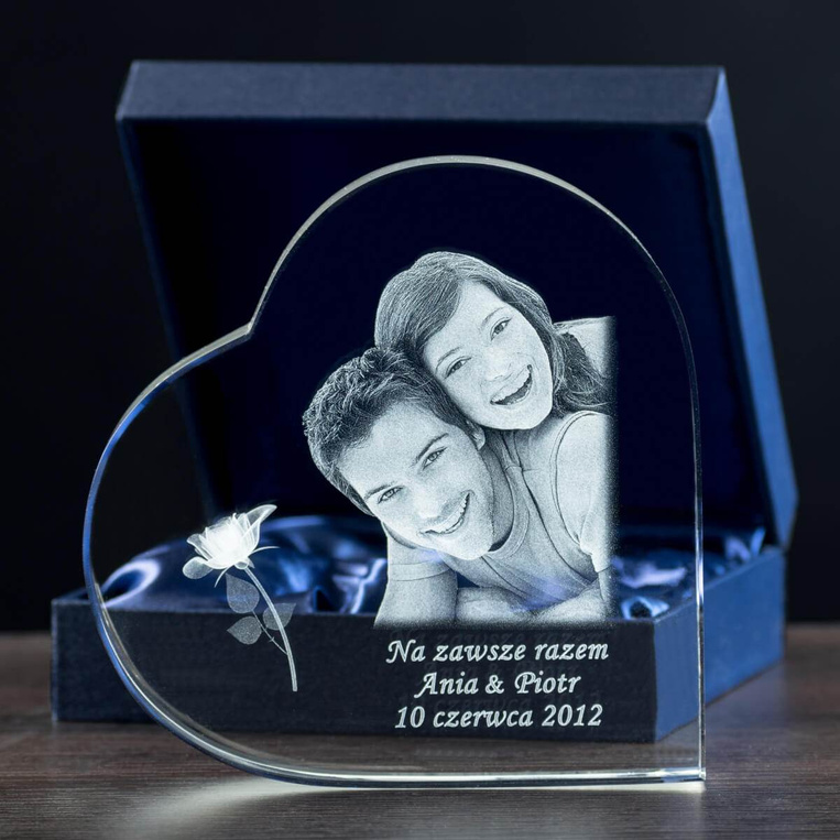 Prezent dla rocznicę - zdjęcie 3D w szklanym sercu