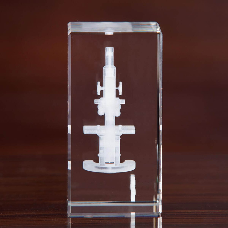 Gratulacje z okazji obrony pracy i podziękowania za współpracę - mikroskop 3D