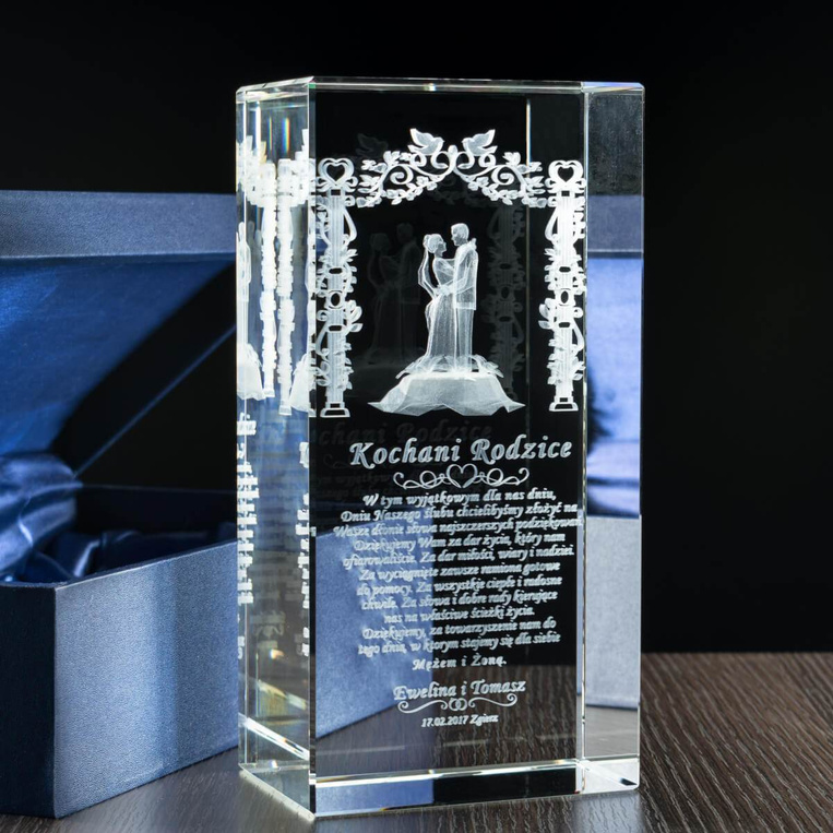 Para ślubna w altance z Twoją dedykacją - grawer w dużej statuetce NA ROCZNICĘ