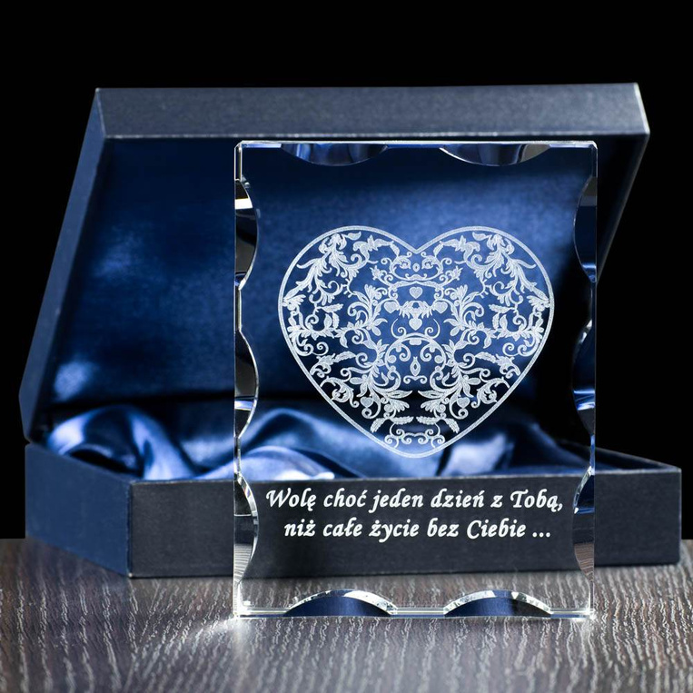 Ażurowe serce - statuetka 3D na prezent w ozdobnej statuetce 13x10x3 cm