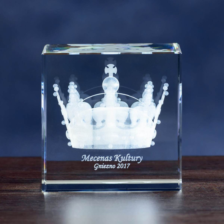 Kryształowy przycisk do papieru z koroną personalizowany dedykacją