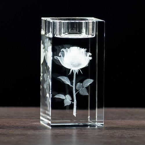 Róża 3D w kryształowym świeczniku z Twoją dedykacją. Etui w komplecie