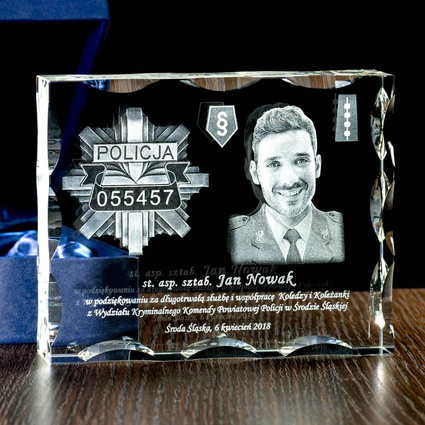 Podziękowania dla Policjanta 3D - odznaka i zdjęcie. Grawer w szkle